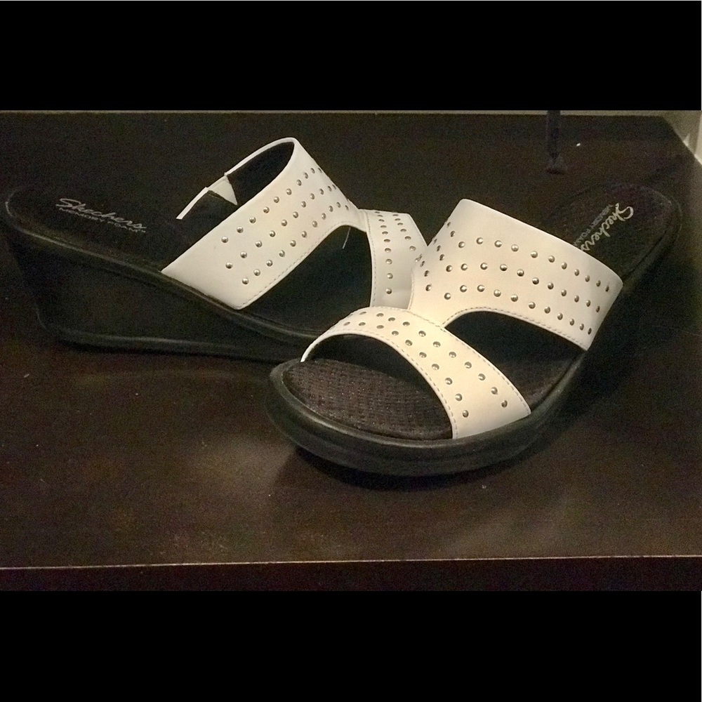 Sketchers sandals size 10
